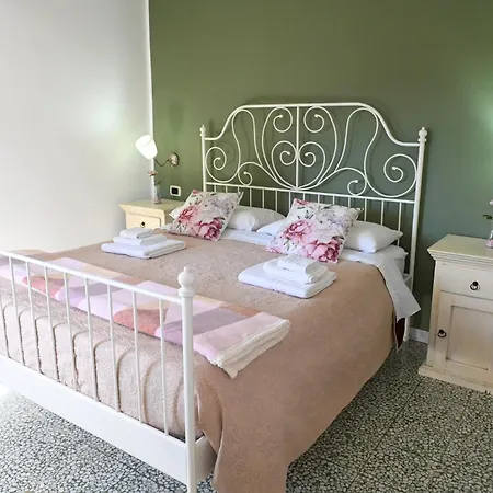 Alojamento de Acomodação e Pequeno-almoço Borgo Sciugolo 4*