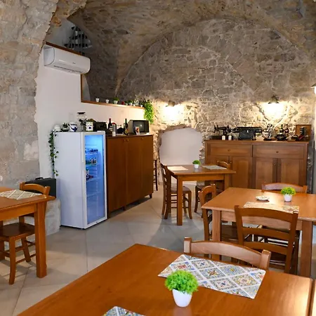 Alojamento de Acomodação e Pequeno-almoço Borgo Sciugolo 4*